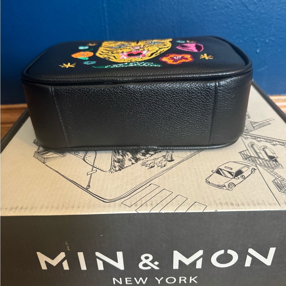 Min & Mon Black Embroidered Tiger Crossbody Bag - Picture 3 of 7